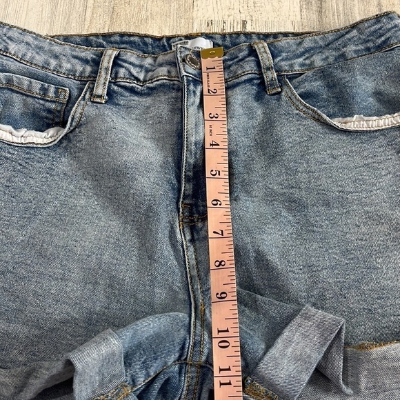 We Wore What Denim Shorts Size 28 - Picture 9 of 11